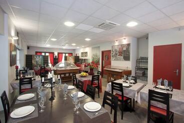 هتل Hôtel Le Relais De Trans