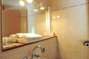هتل Hôtel Le Relais De Trans