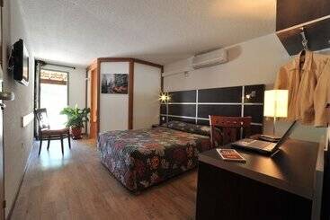 هتل Hôtel Le Relais De Trans