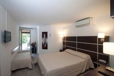 هتل Hôtel Le Relais De Trans