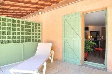 هتل Hôtel Le Relais De Trans