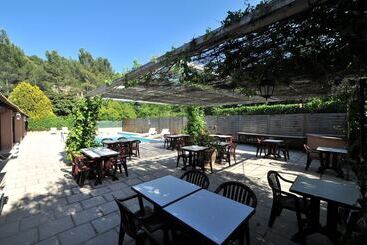 هتل Hôtel Le Relais De Trans