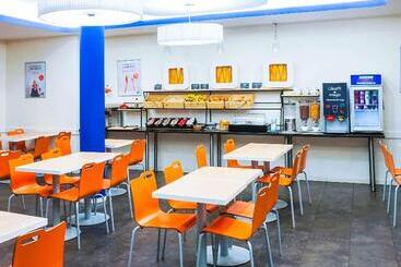 هتل Ibis Budget Girona Costa Brava