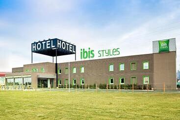 هتل Ibis Styles Lleida Torrefarrera