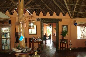 هتل Kinasi Lodge