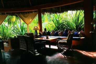 هتل Kinasi Lodge