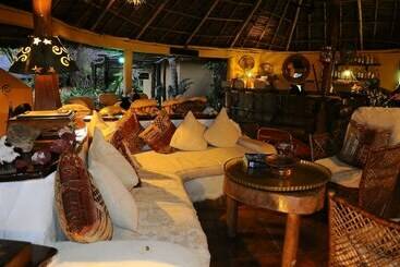 هتل Kinasi Lodge