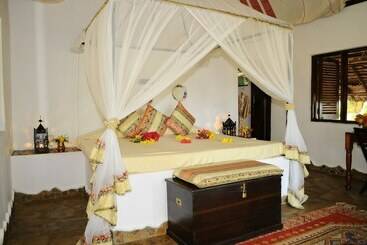 هتل Kinasi Lodge