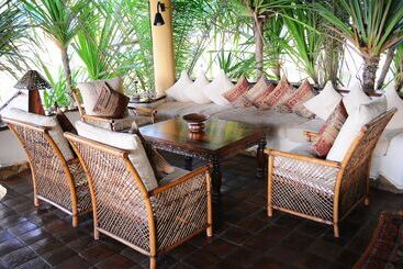 هتل Kinasi Lodge