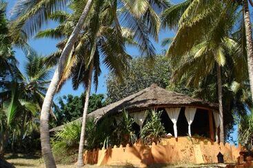 هتل Kinasi Lodge