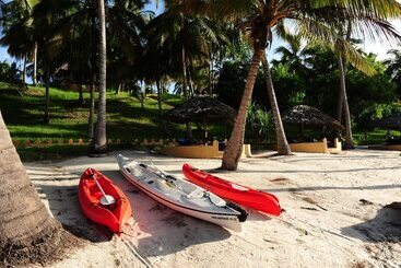 هتل Kinasi Lodge
