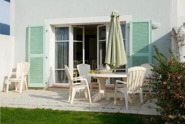 هتل Madame Vacances Les Maisons De Fontenelles
