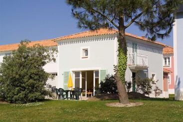 هتل Madame Vacances Les Maisons De Fontenelles