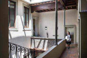 هتل Palazzo Vecchietti  Residenza D Epoca