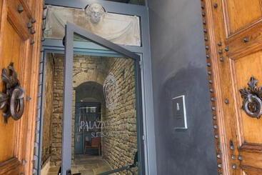 هتل Palazzo Vecchietti  Residenza D Epoca