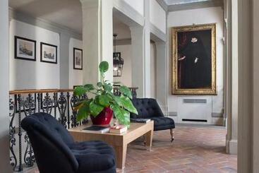 هتل Palazzo Vecchietti  Residenza D Epoca
