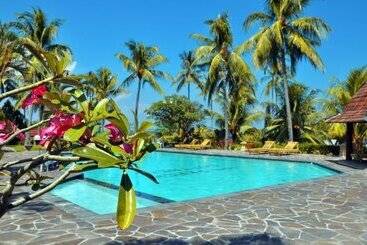 هتل Puri Bunga Beach Cottages
