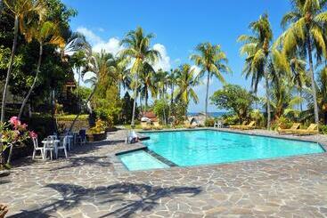 هتل Puri Bunga Beach Cottages