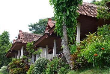 هتل Puri Bunga Beach Cottages