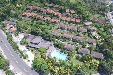 هتل Puri Bunga Beach Cottages