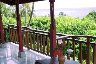 هتل Puri Bunga Beach Cottages
