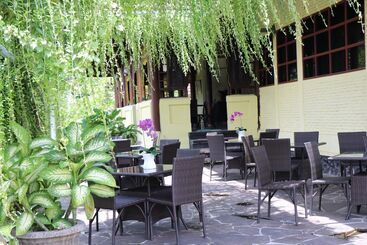 هتل Puri Bunga Beach Cottages
