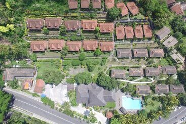 هتل Puri Bunga Beach Cottages
