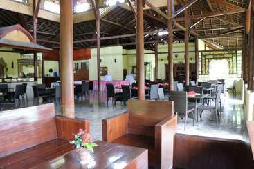 هتل Puri Bunga Beach Cottages