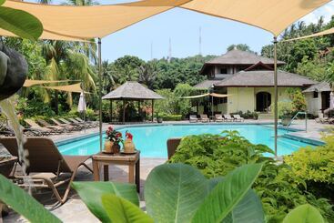 هتل Puri Bunga Beach Cottages