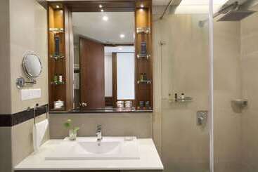 هتل Ramada Resort By Wyndham Kochi