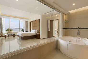 هتل Ramada Resort By Wyndham Kochi
