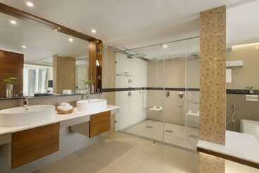 هتل Ramada Resort By Wyndham Kochi