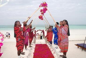 هتل Sultan Sands Island Resort & Spa