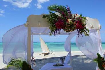 هتل Sultan Sands Island Resort & Spa