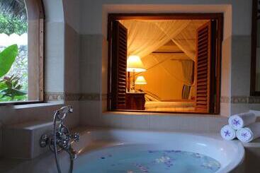 هتل Sultan Sands Island Resort & Spa