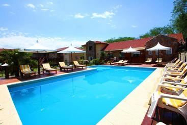 Apart Hotel Las Palmeras - Villa General Belgrano