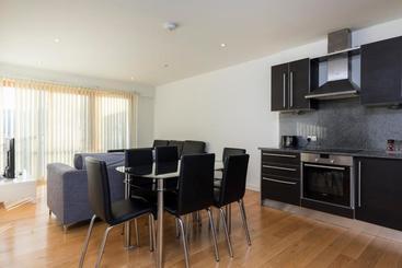 East Croydon Apartments   Just 3 Mins Walk To East Croydon Station