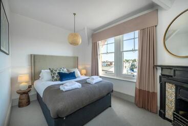 The Railway Hotel Worthing