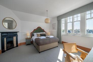 The Railway Hotel Worthing
