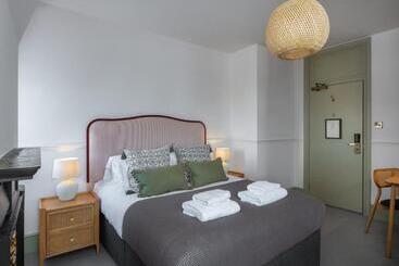 The Railway Hotel Worthing