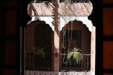 Riad Mille Et Une Nuits