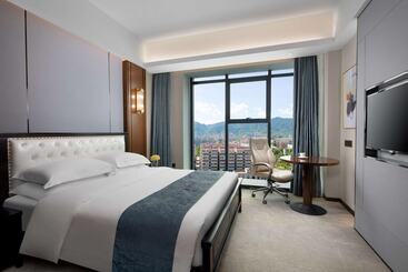 هتل Ramada Encore By Wyndham Chenzhou North