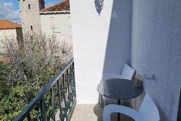 پانسیون Apartments Neva Supetar