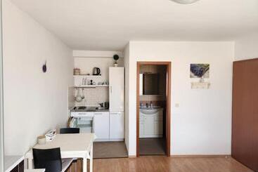 پانسیون Apartments Neva Supetar