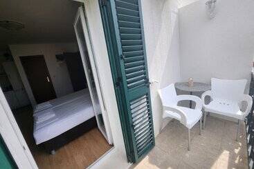 پانسیون Apartments Neva Supetar