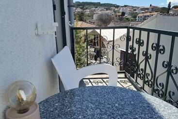 بنسيون Apartments Neva Supetar