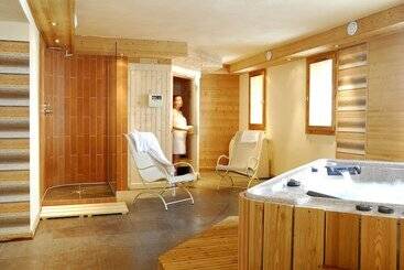 اقامتگاه Résidence Le Chalet Du Vallon
