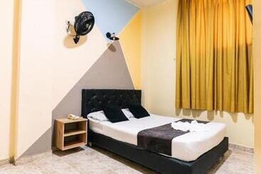 هتل Calle Real Suite
