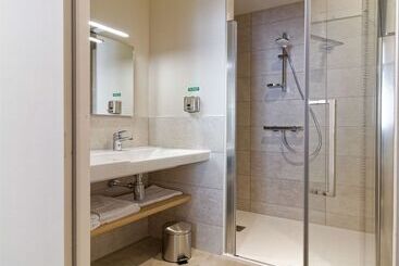 هتل Five Resort Cholet Centre