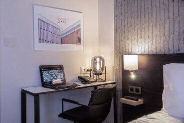 هتل Five Resort Cholet Centre